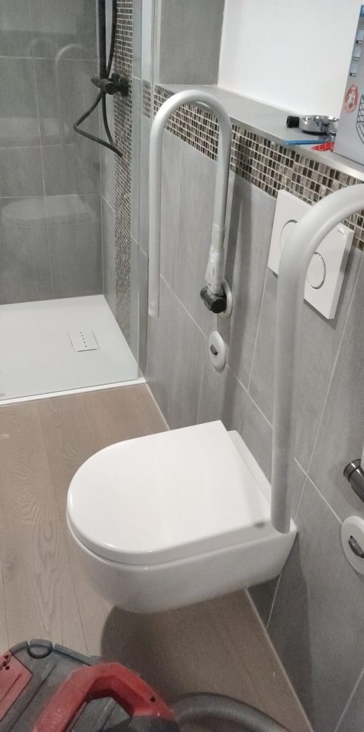 Bathroom in the <span>basement</span>