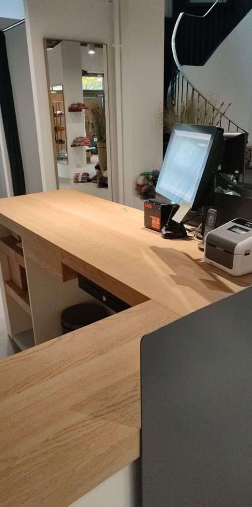 Elegant L-shaped <span>braid</span>